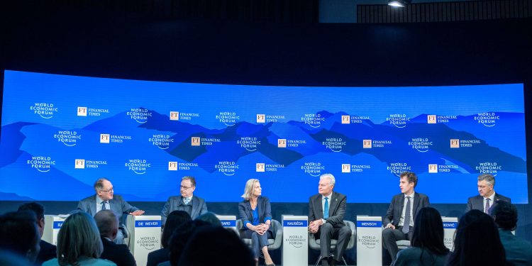 Lietuvas prezidents Davosā: Eiropai ir vēsturiska iespēja stiprināt savu globālo lomu