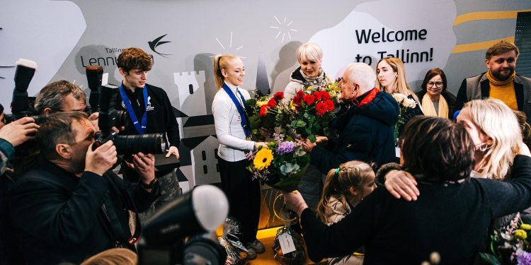 European champion Niina Petrõkina gets hero’s welcome on return to Estonia