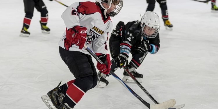 Jaunatnes hokejs kā ilgtermiņa ieguldījums: kā hokeja skola Falcons veido Latvijas nākamo paaudzi