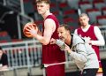 Latvijas basketbolisti kvalifikācijā ar 82:84 zaudē Polijai, F grupā otrā neveiksme