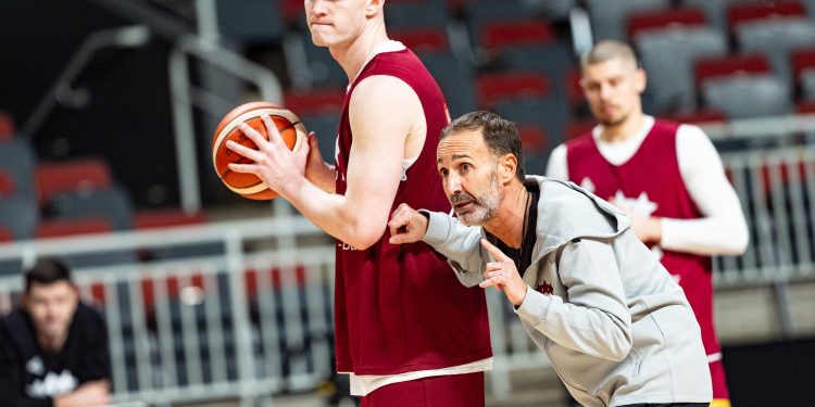 Latvijas basketbolisti kvalifikācijā ar 82:84 zaudē Polijai, F grupā otrā neveiksme