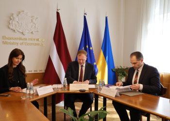 Parakstīts memorands par investīciju veicināšanu transporta un loģistikas nozarē Latvijā