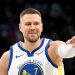 Porziņģis palīdz Warriors izcīnīt uzvaru pār Clippers NBA play-in drāmā