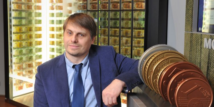 Eiro banknošu un monētu viltojumu skaits samazinās