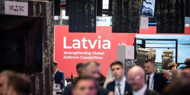Latvijas aizsardzības tehnoloģiju uzņēmumi Parīzē stiprina ceļu uz eksporta tirgiem