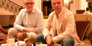 Uzņēmējs Māris Martinsons un Viesturs Koziols sarunā par Latvijas hokeju